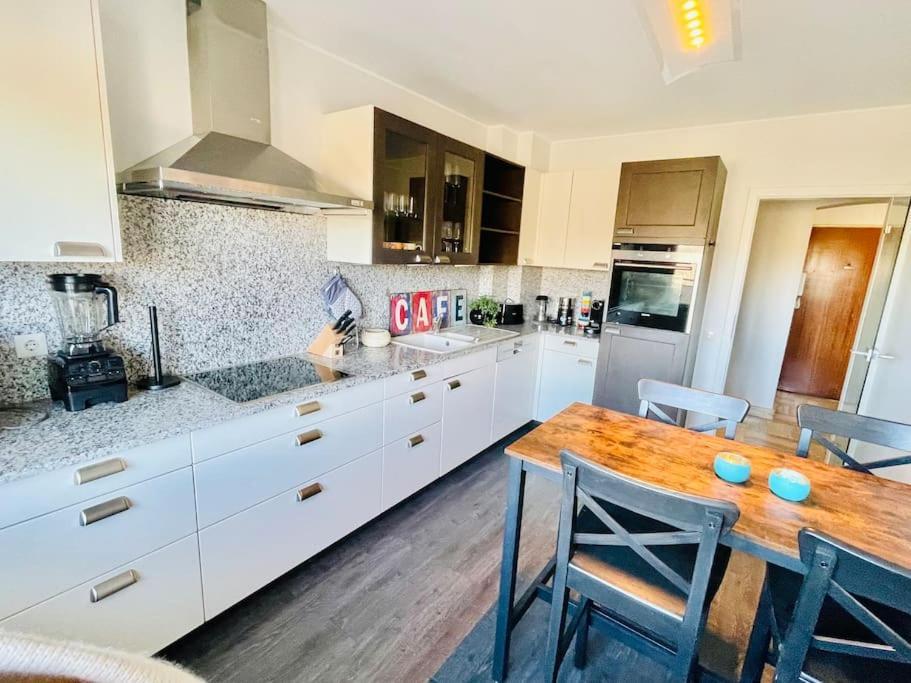 Big Penthouse 2 Bedrooms In Center With Parking And Largeterrace-41 Luxemburg Exteriör bild